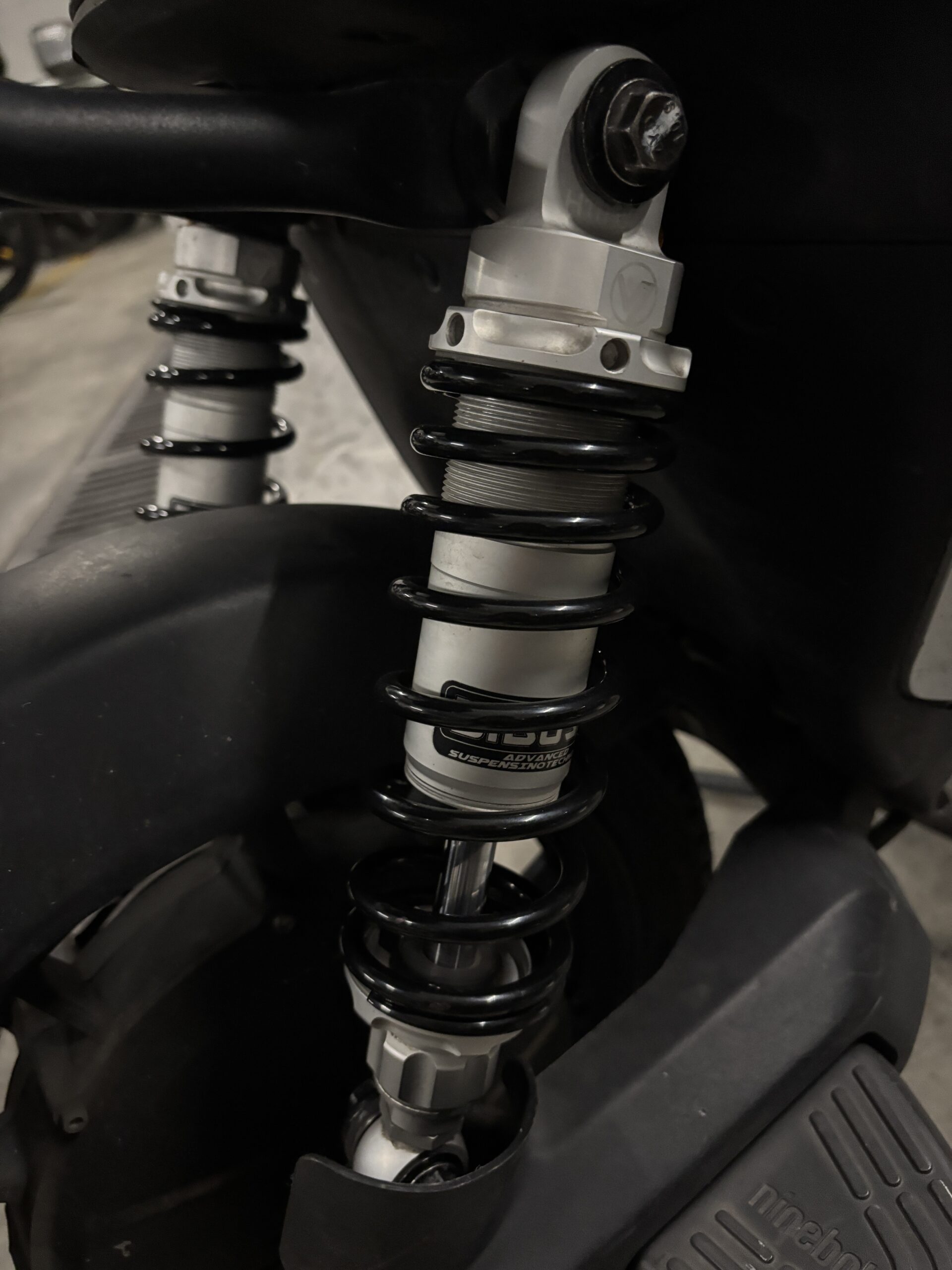 九号机械师比博士RS2后减震器